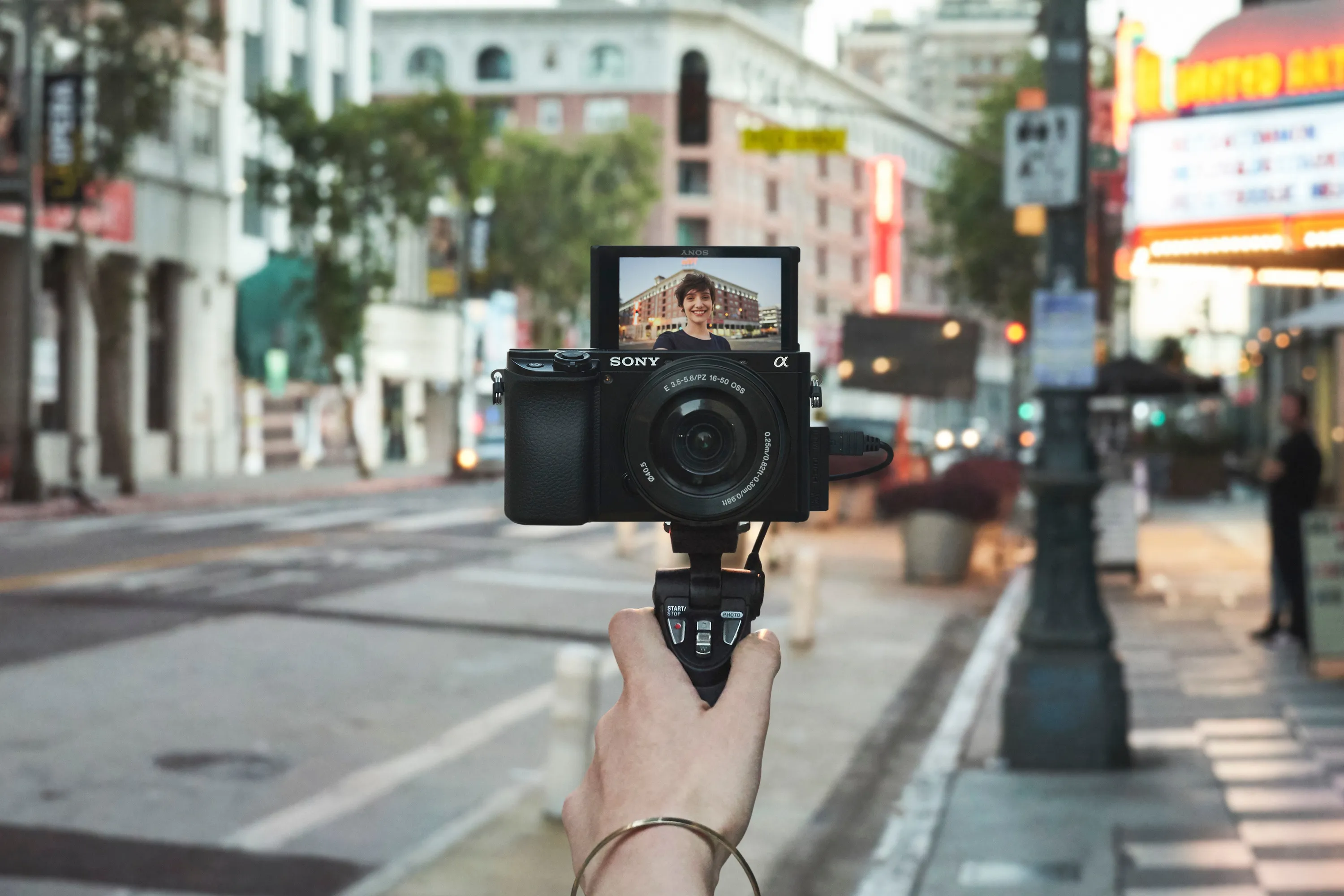 SONY A6100 16-50 kit ILCE-6100LB