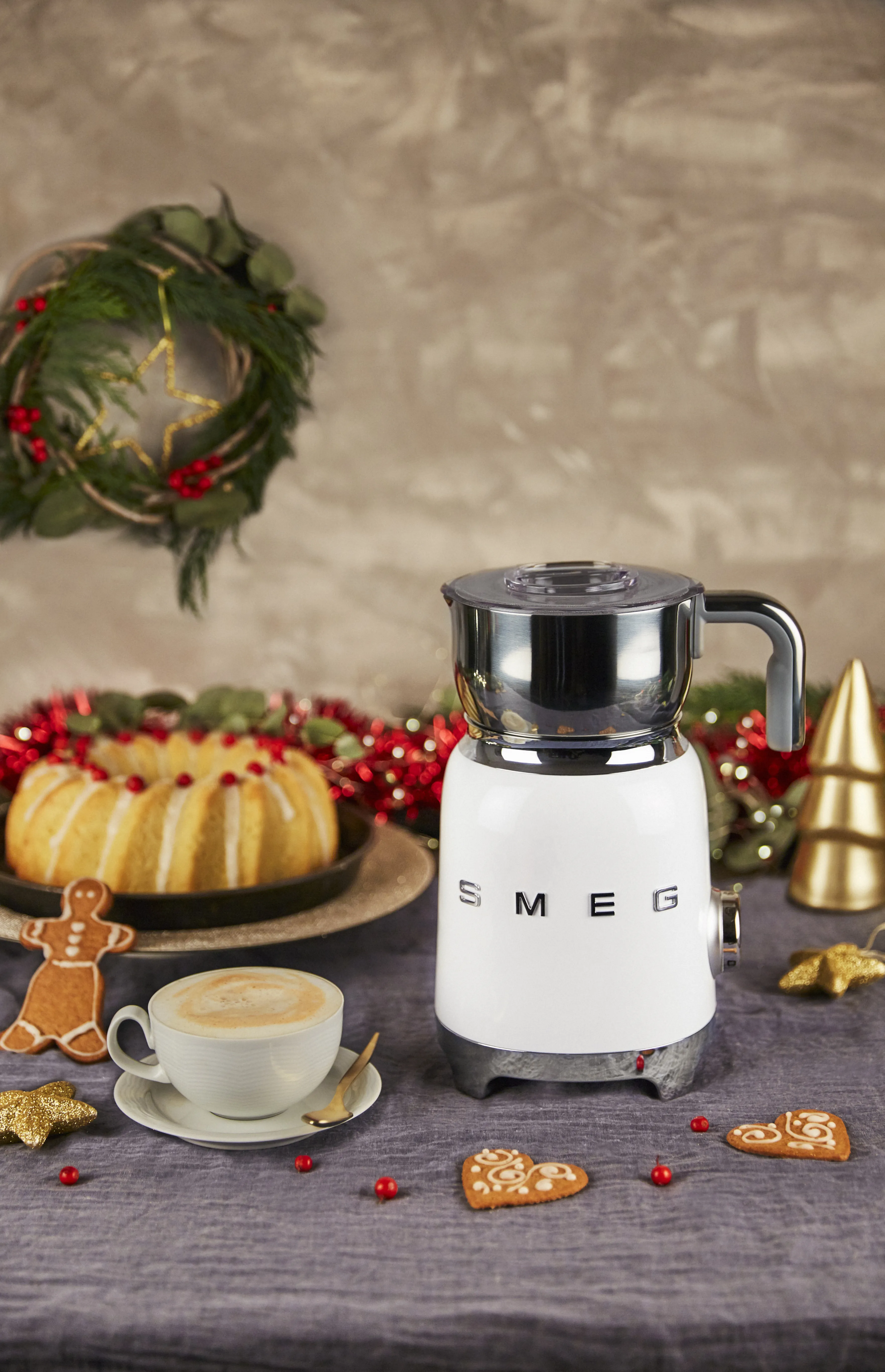 Smeg 50's Style -maidonvaahdotin, Valkoinen
