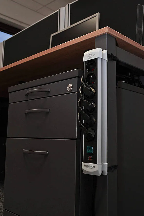 Brennenstuhl Premium-Line Power Strip 8-way, 3m cable, Black/White