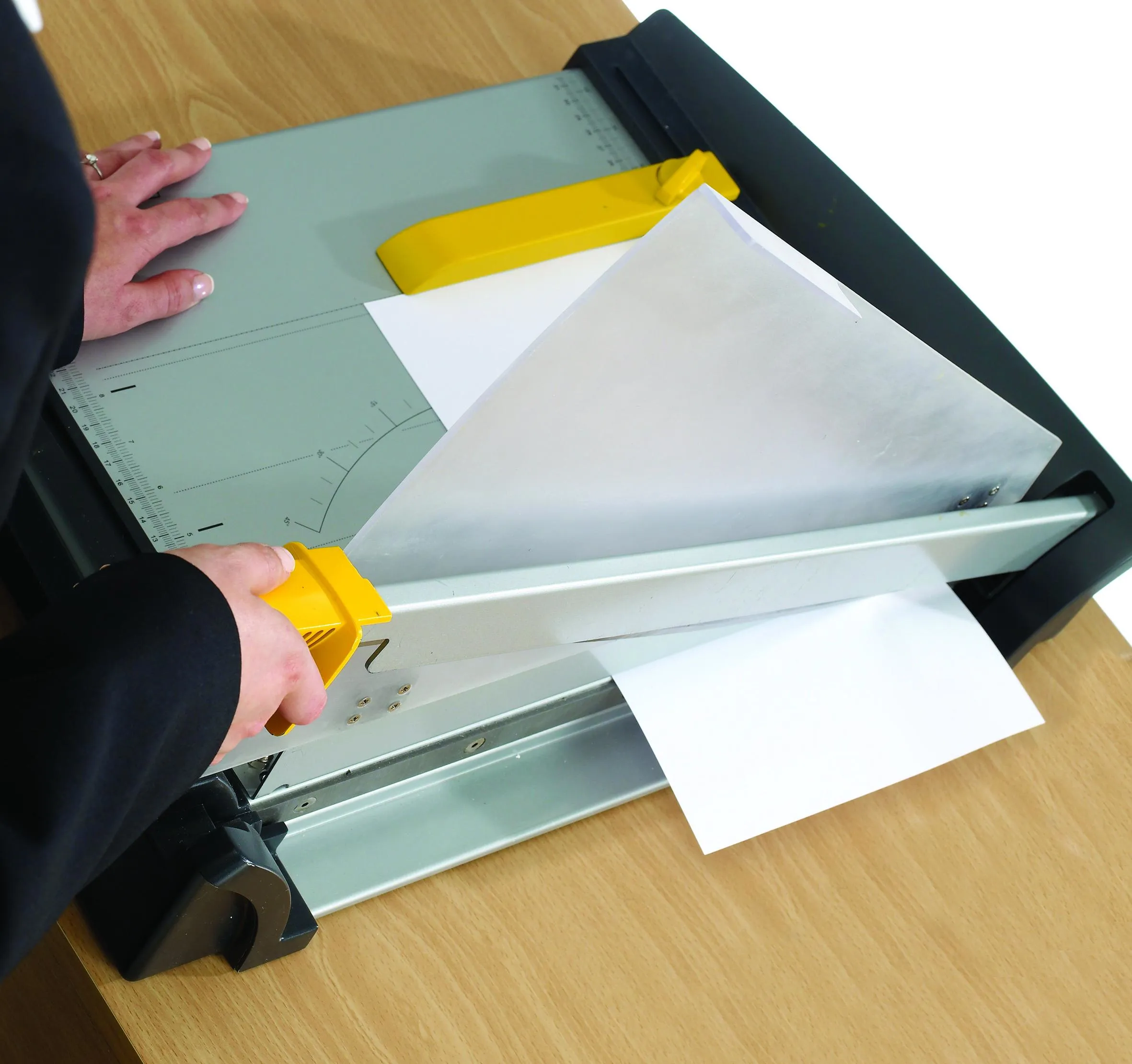 FELLOWES PLASMA A3 PAPER GUILLOTINE