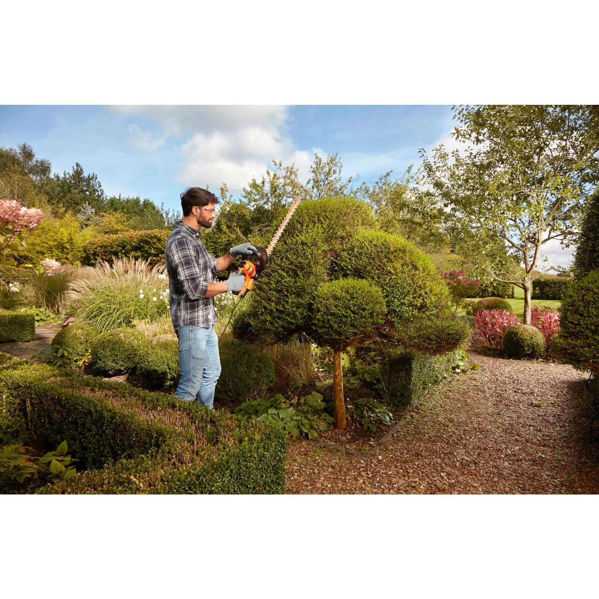 BLACK+DECKER BEHTS451-QS Elektrisk h&auml;cksax, 550 W, 600 mm, 25 mm, Svart/Orange