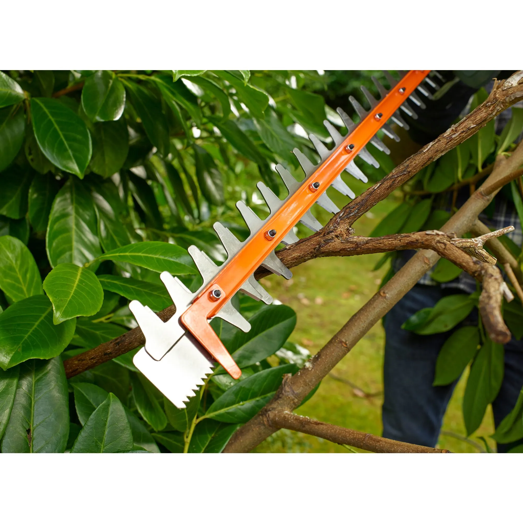 BLACK+DECKER BEHTS451-QS Elektrisk h&auml;cksax, 550 W, 600 mm, 25 mm, Svart/Orange