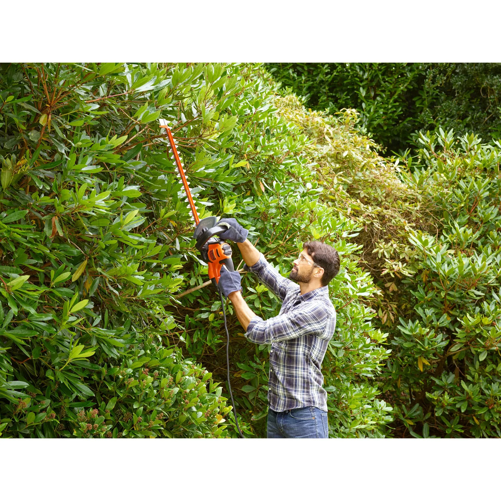 BLACK+DECKER BEHTS451-QS Elektrisk h&auml;cksax, 550 W, 600 mm, 25 mm, Svart/Orange