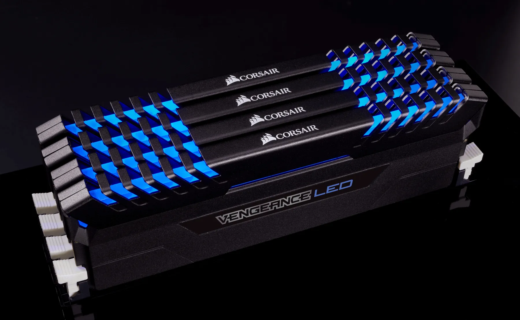Corsair Vengeance LED Blue 16 Gt (2 x 8 Gt) DDR4 3000 MHz, CL15 -muisti, Musta