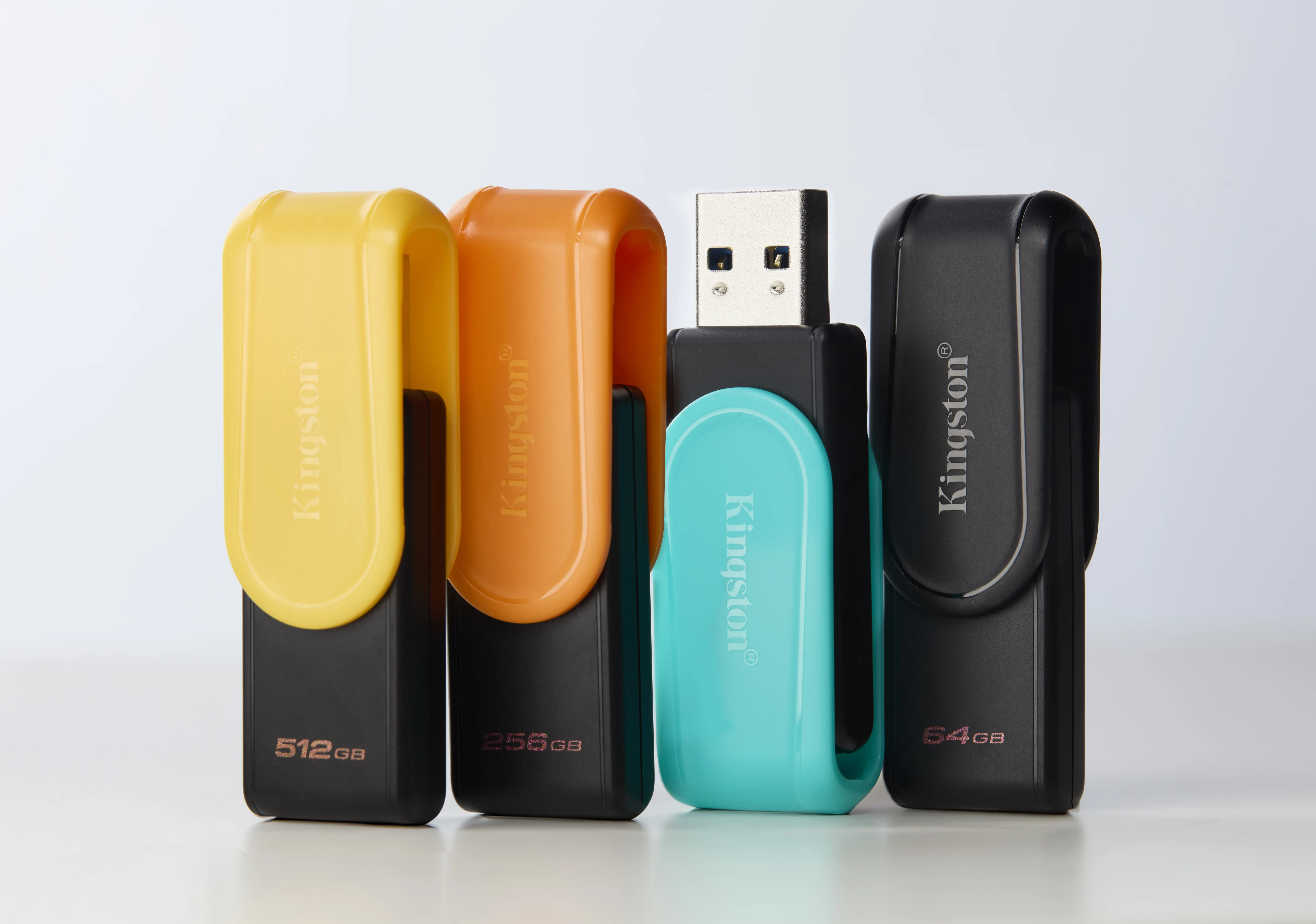 Kingston DataTraveler Exodia S 64 GB USB 3.2 Gen 1x1 - minne, Svart