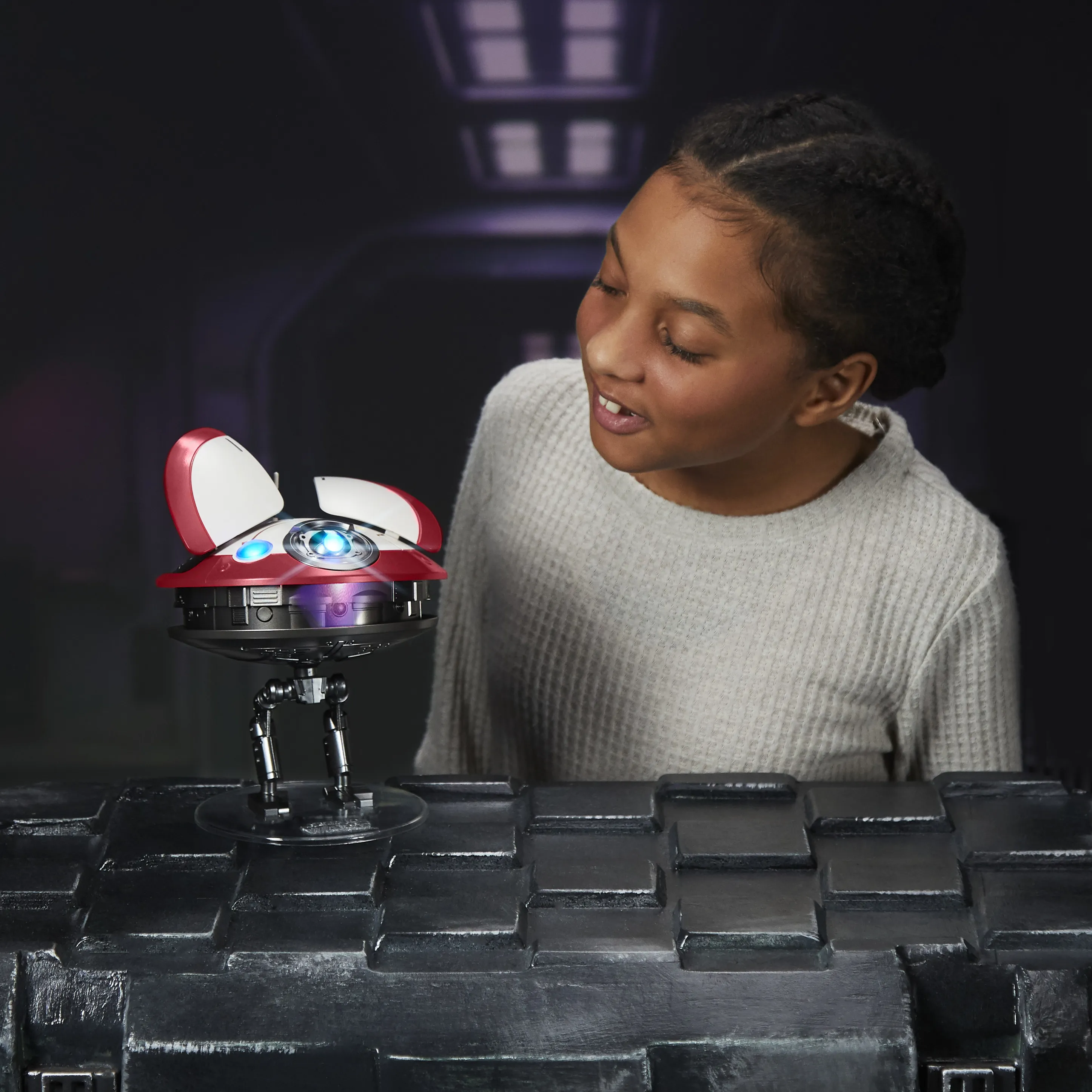 Hasbro Star Wars L0-LA59 (Lola) Animatronic Edition Toy Figure