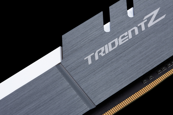 G.Skill Trident Z 32 Gt (2 x 16 Gt) DDR4 2133 MHz, CL19 -muisti, Hopea/Valkoinen
