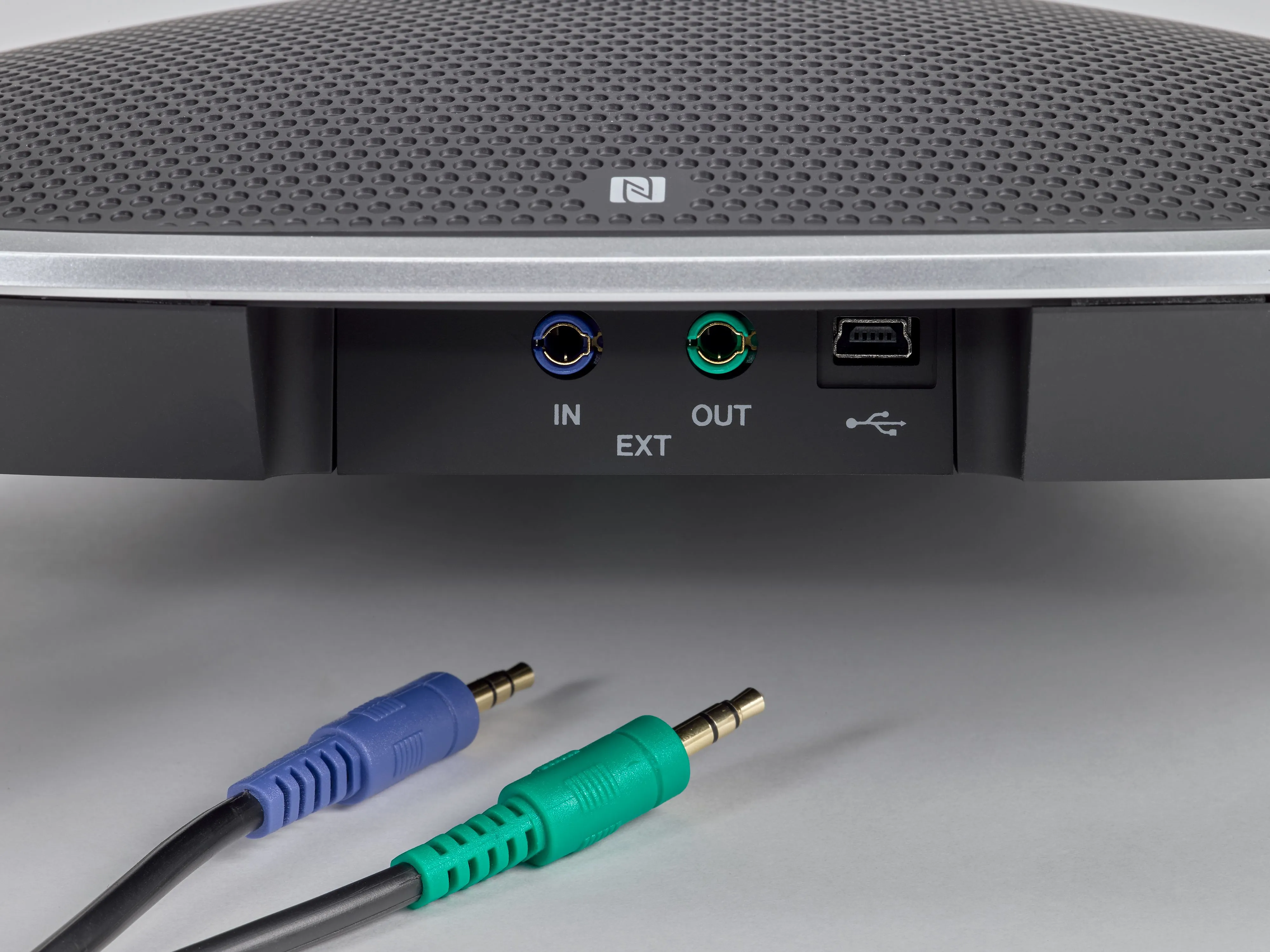 Yamaha YVC330 Personal USB- &amp; Bluetooth Conference Phone Black