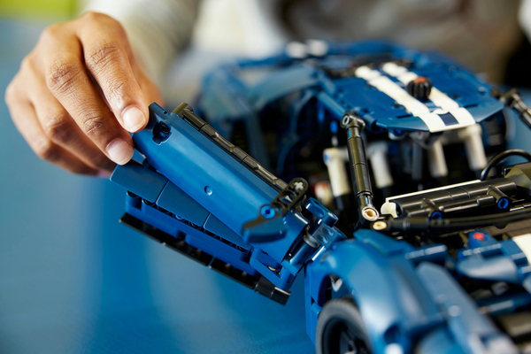 Lego Technic 2022 Ford GT 42154
