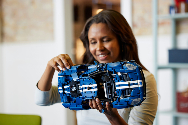 Lego Technic 2022 Ford GT 42154