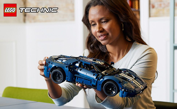 Lego Technic 2022 Ford GT 42154