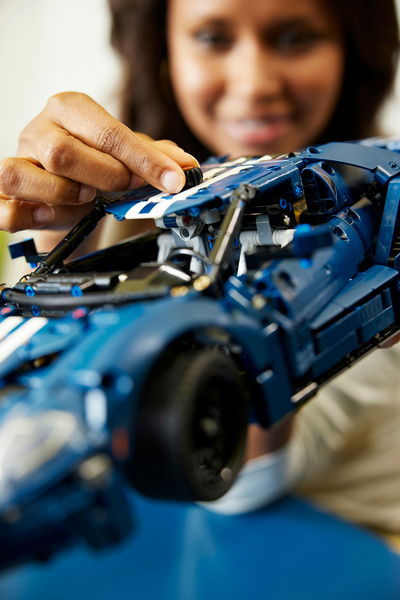 Lego Technic 2022 Ford GT 42154