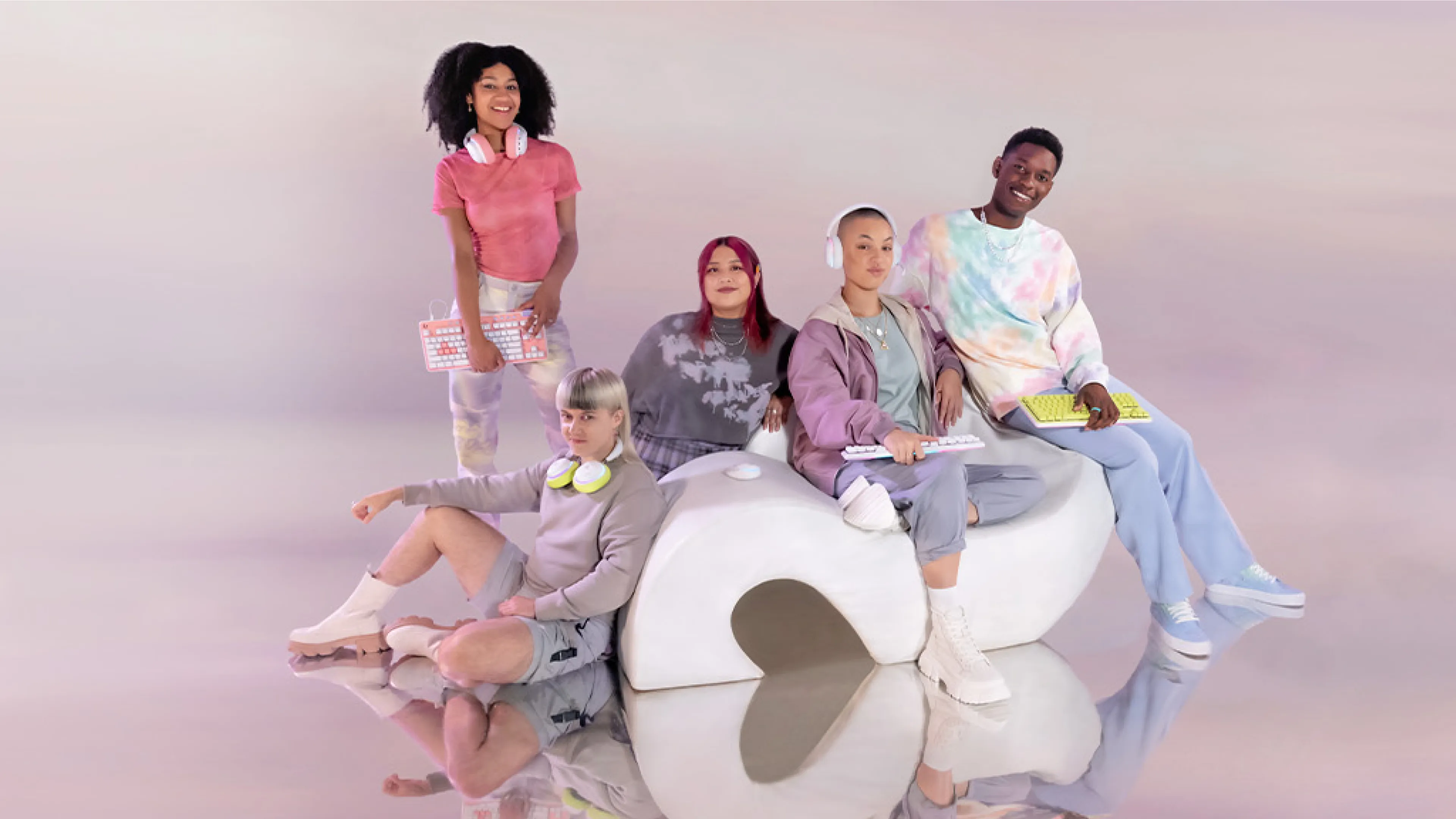 Logitech G713 TKL Mechanical Gaming Keyboard, GX Brown, White Mist