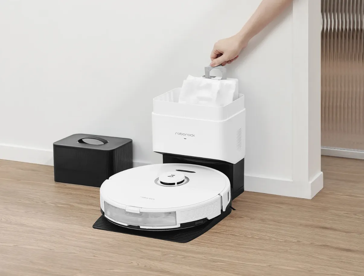 Roborock S8+ -robotti-imuri