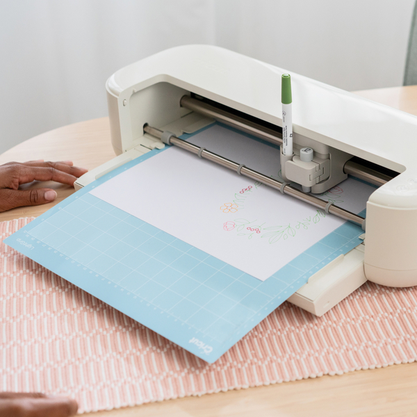 Cricut&reg; Omni Fine Point Pens 0.4 mm, Ultimate Sampler (30 ct) + Adapter