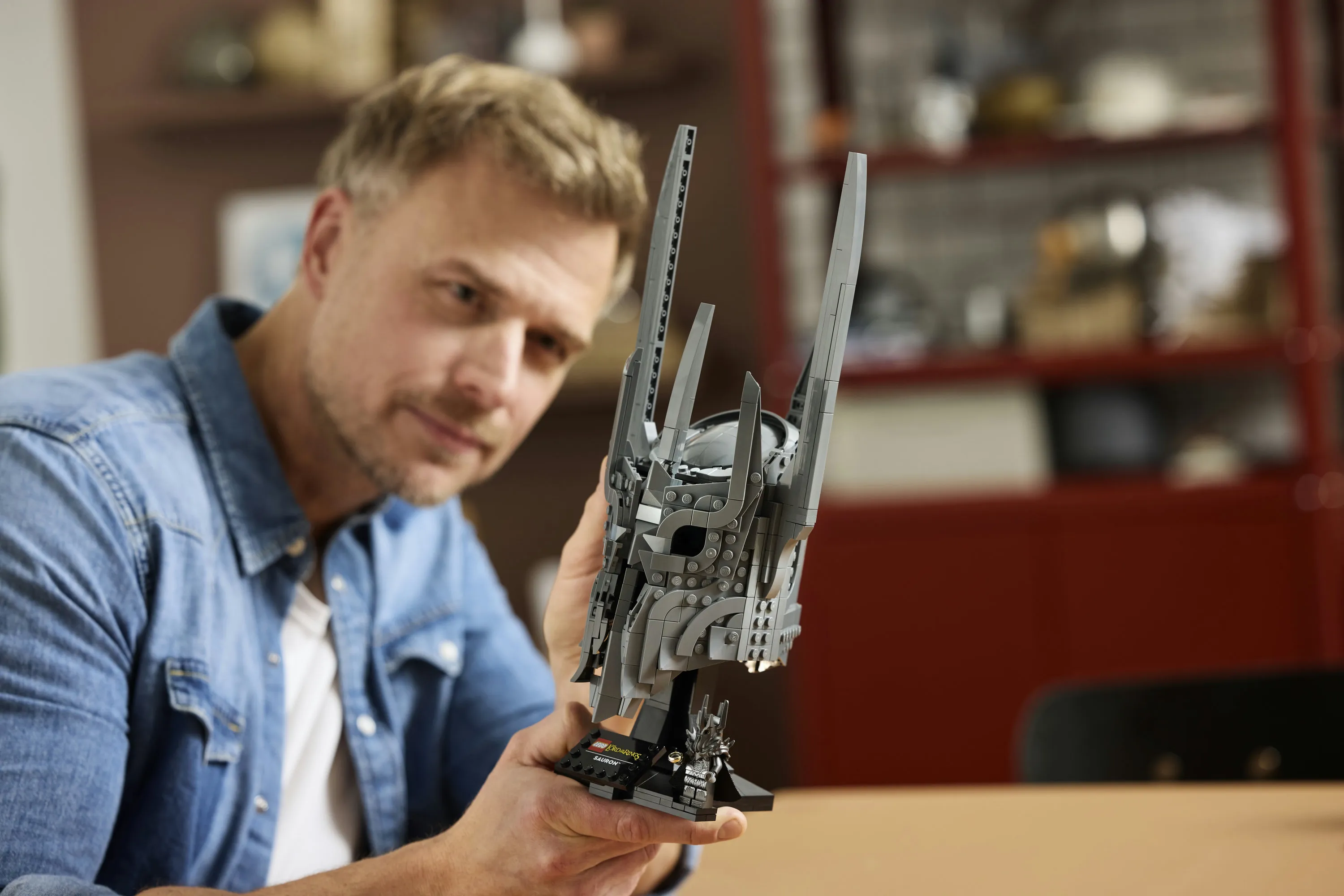 LEGO Icons The Lord of the Rings: Saurons hj&auml;lm 11373