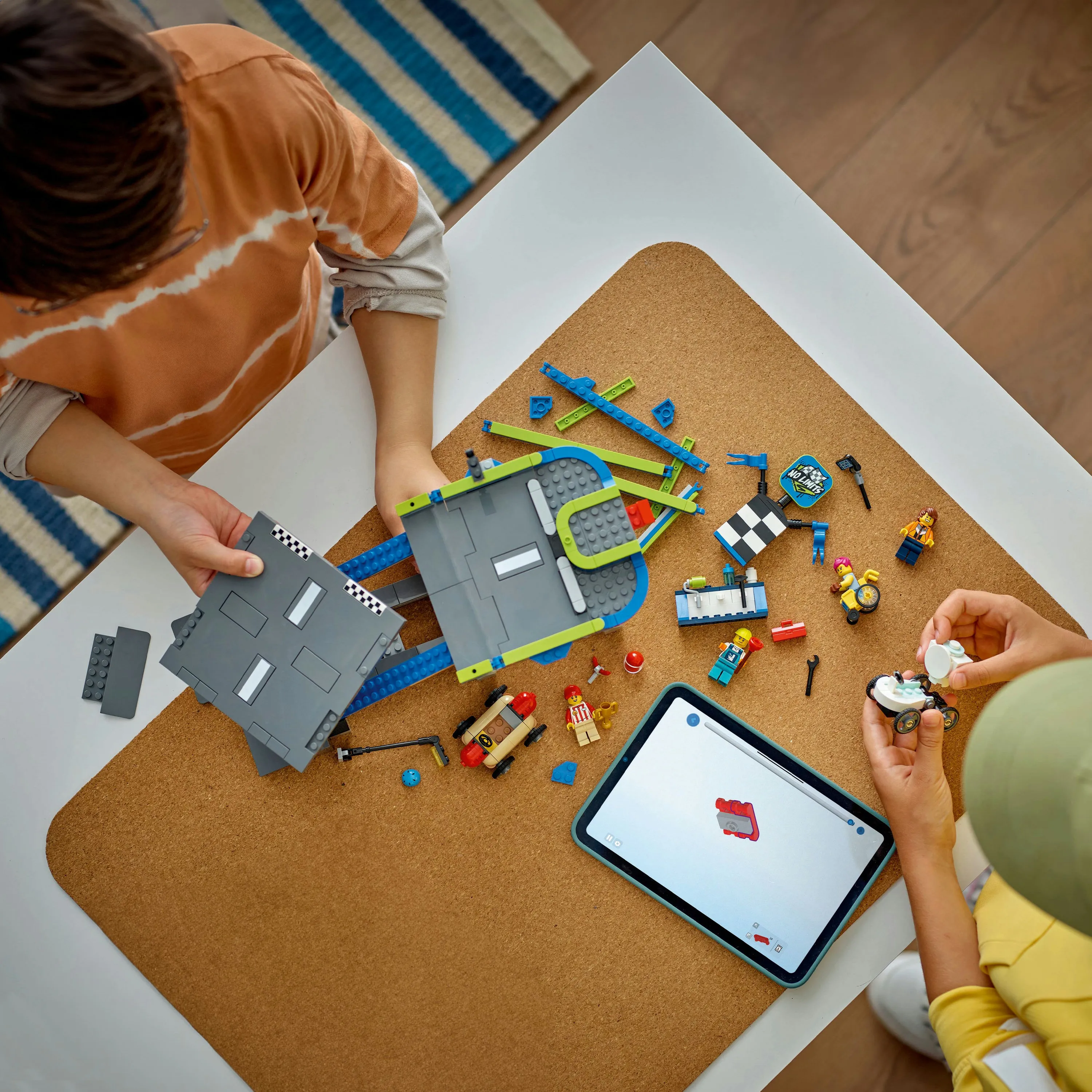 LEGO City Utan gr&auml;nser: Racerbil rampbana 60460