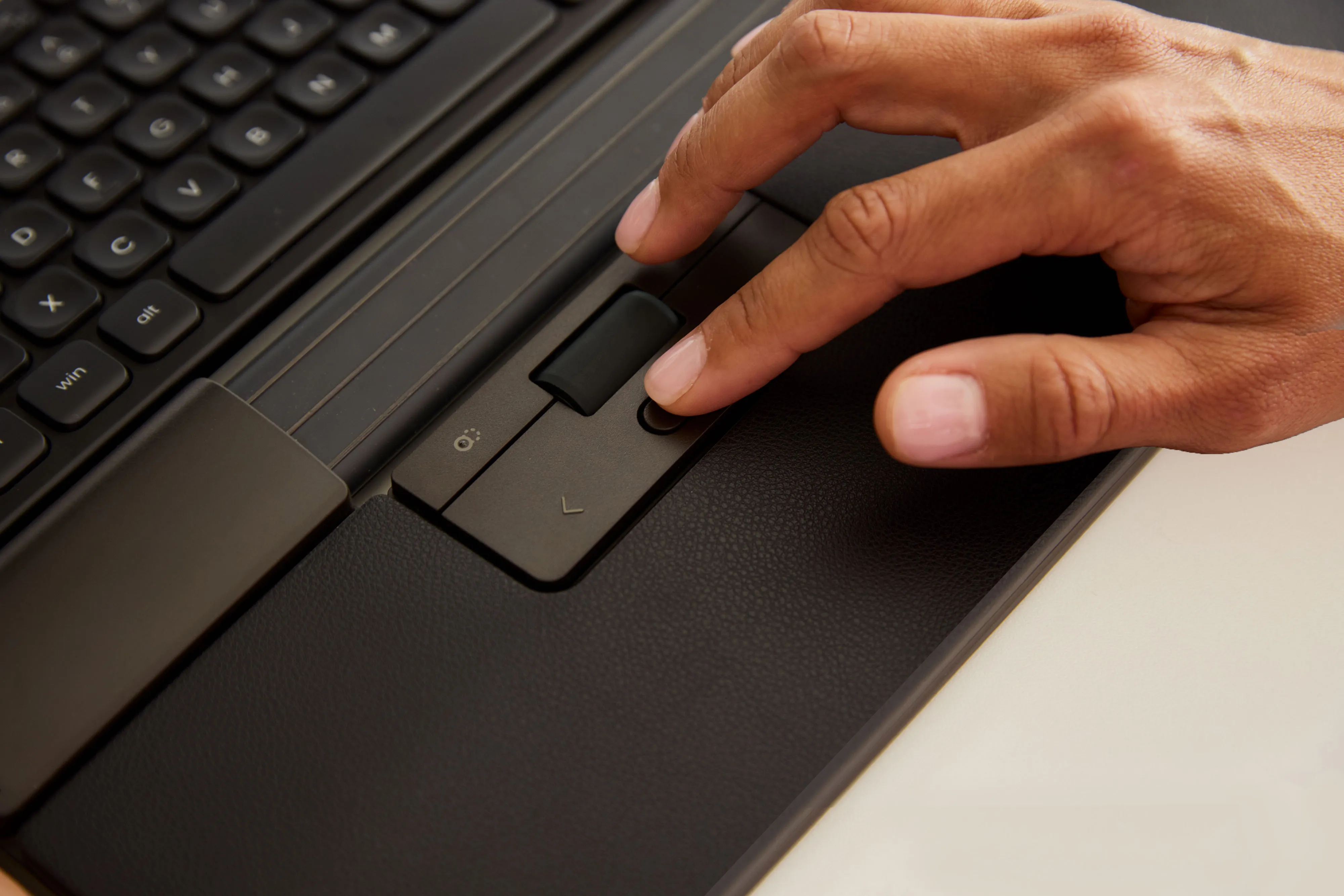 Contour SliderMouse Pro Wired Slim Wrist Rest Vegan leather