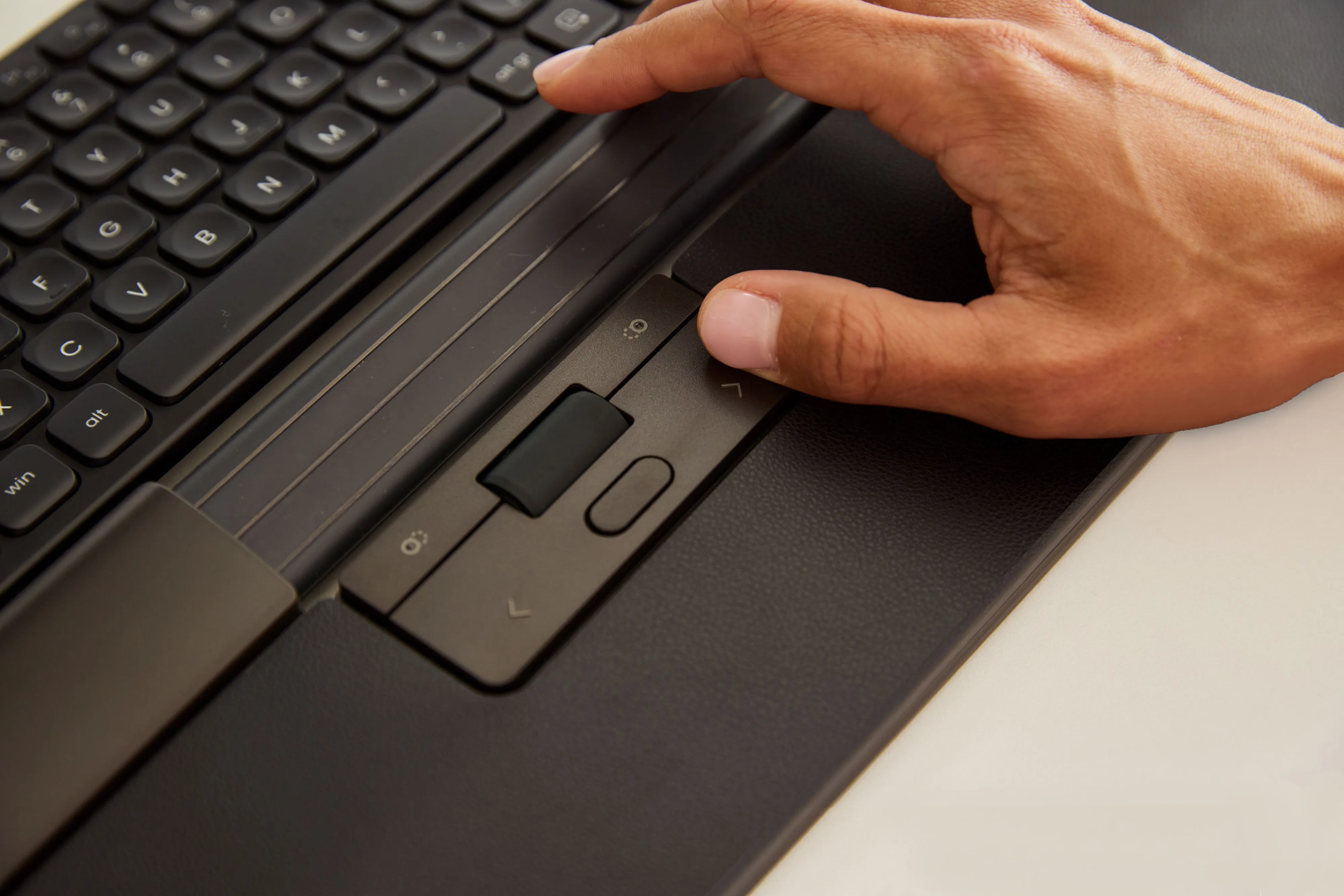 Contour SliderMouse Pro Wired Slim Wrist Rest Vegan leather