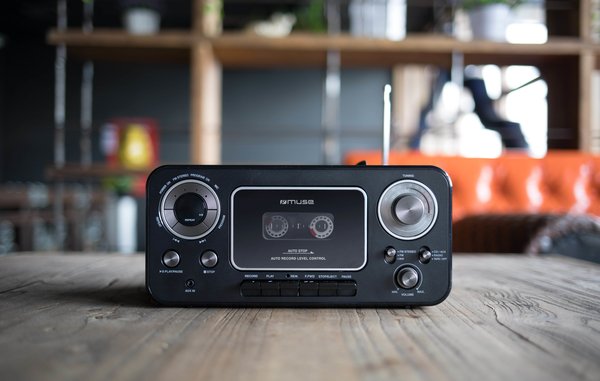 Muse M-182 RDC - radio/kassettbandspelare, CD/FM, svart