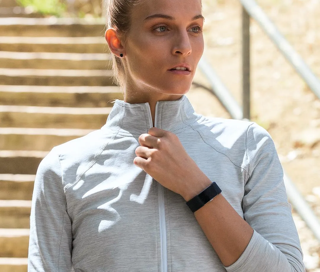 Charge 2 Armband Black Small