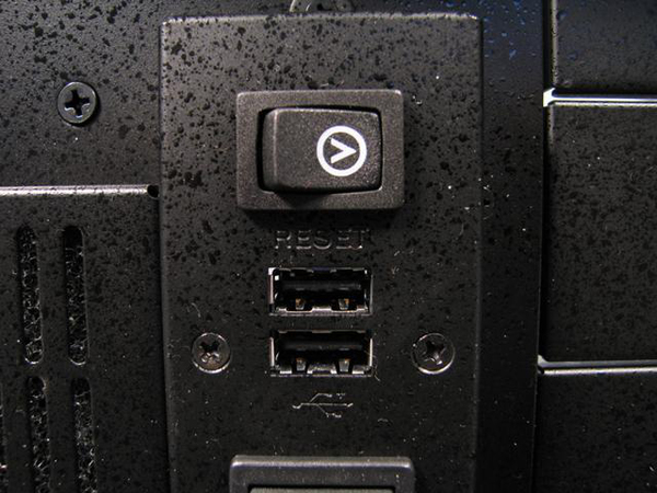 Chieftec 19" 4U chassie, utan n&auml;tdel, 3x5&frac14;" 3x3&frac12;"