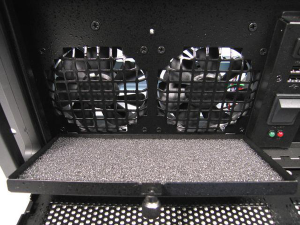 Chieftec 19" 4U chassie, utan n&auml;tdel, 3x5&frac14;" 3x3&frac12;"