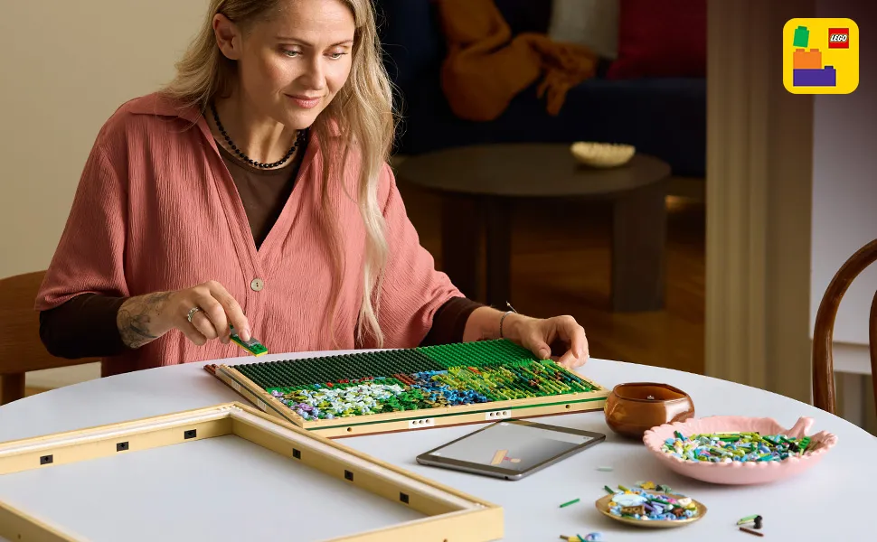 LEGO Art Claude Monet &ndash; Bridge over a Pond of Water Lilies 31220