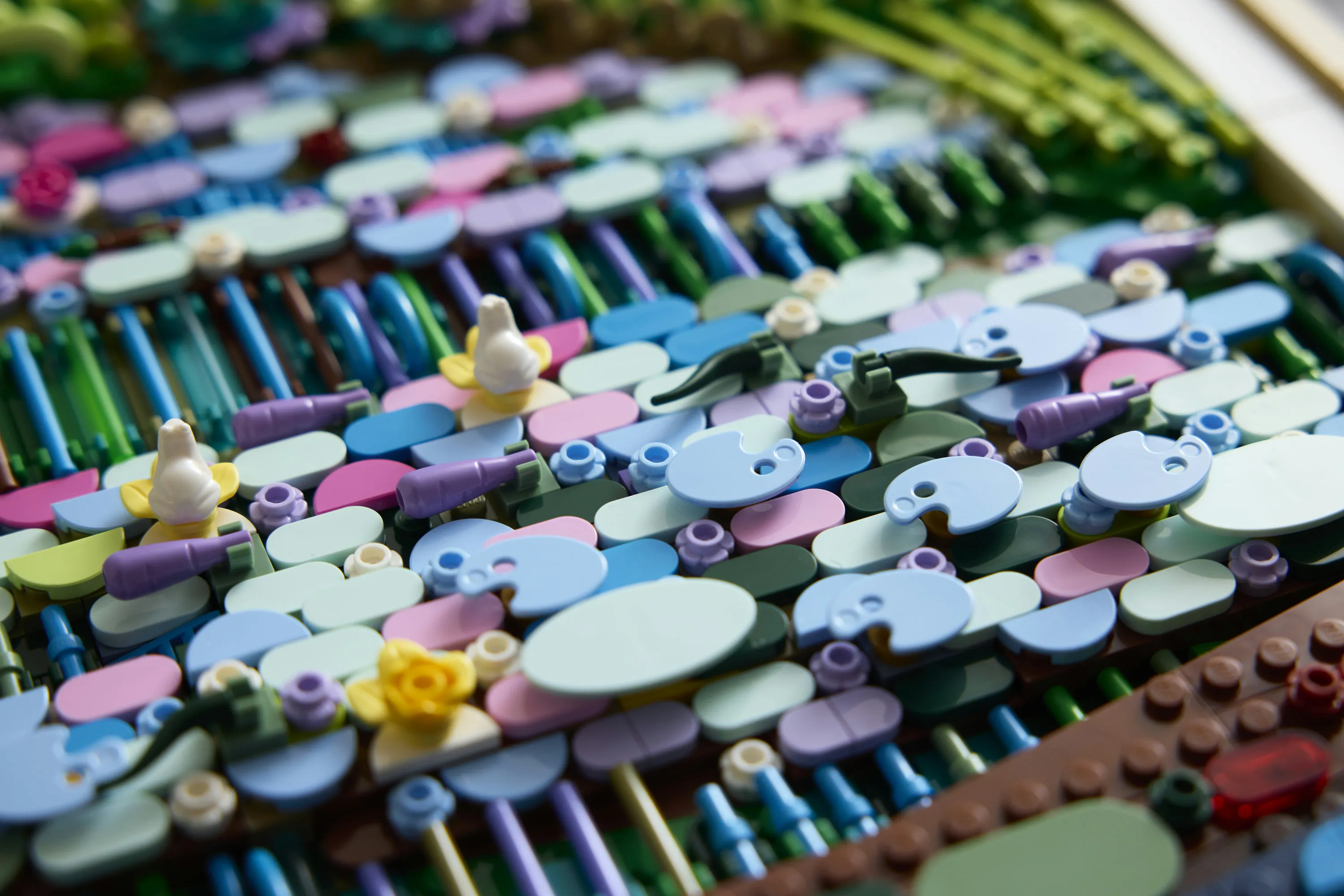 LEGO Art Claude Monet &ndash; Bridge over a Pond of Water Lilies 31220
