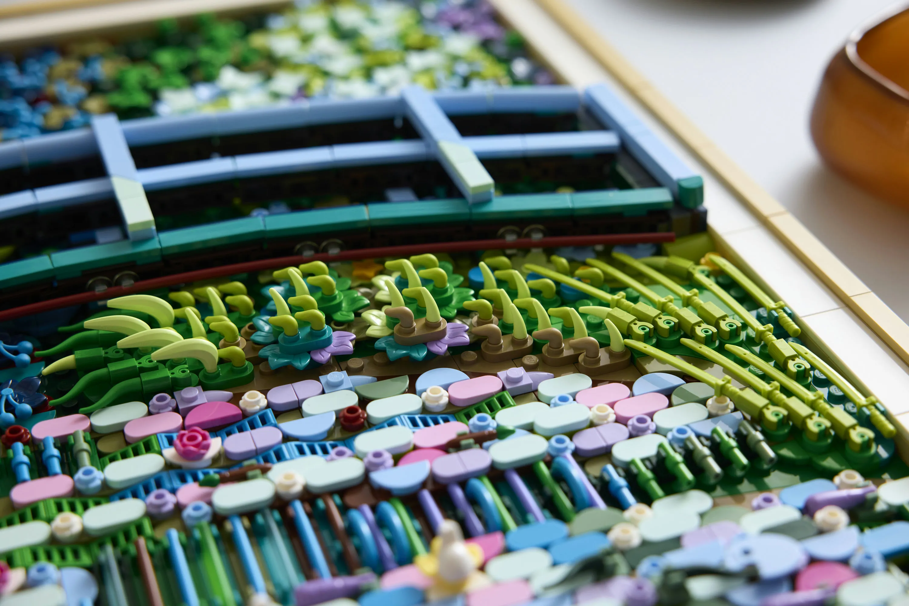 LEGO Art Claude Monet &ndash; Bridge over a Pond of Water Lilies 31220
