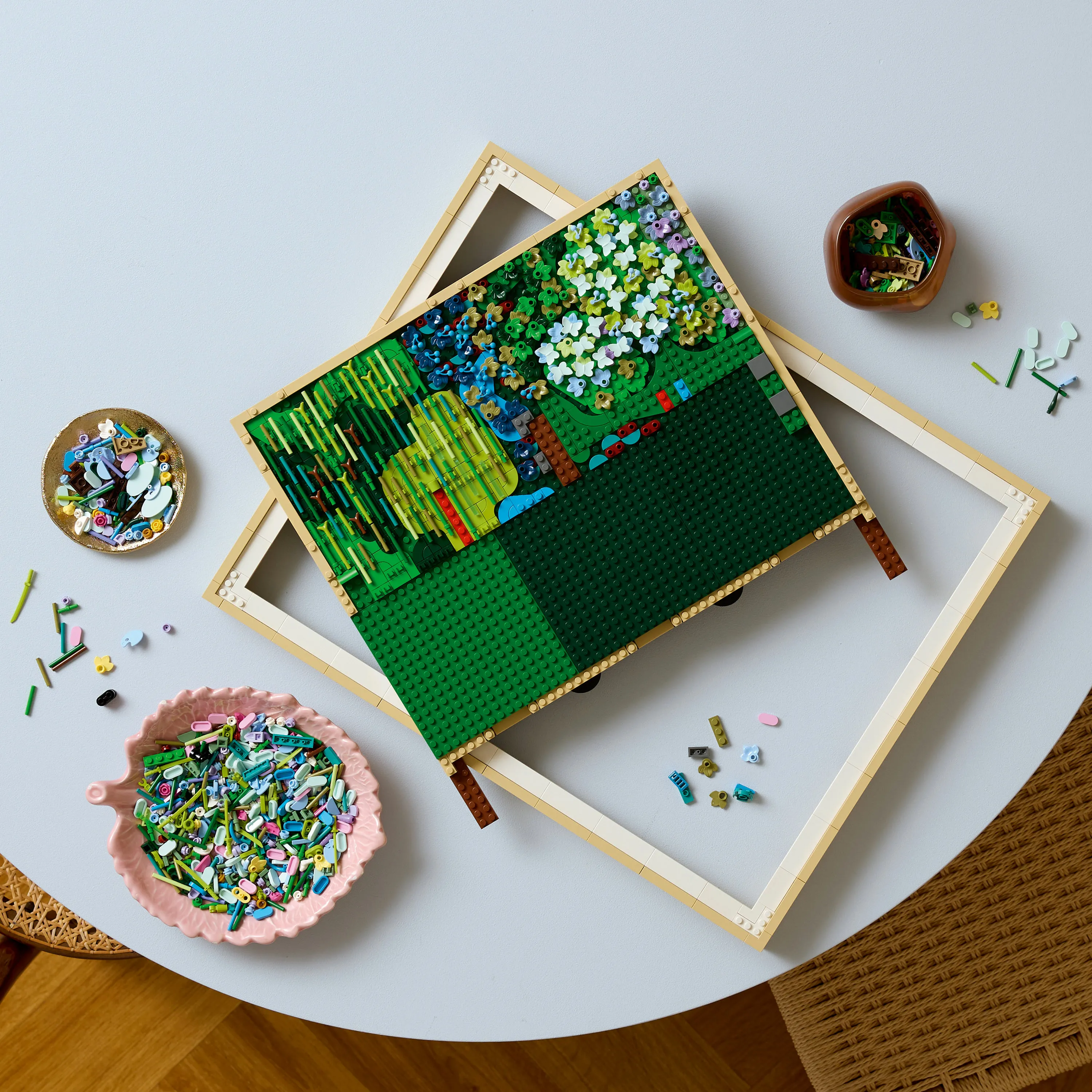 LEGO Art Claude Monet &ndash; Bridge over a Pond of Water Lilies 31220