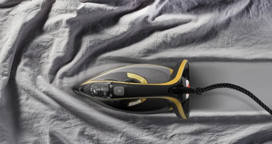 Tefal Steam iron FV 5696 - iron, black/gold, 3000 W