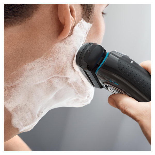 BRAUN PARRANAJOKONE 9240s Musta, SERIES-9 Wet&amp;Dry, Latausteline, SyncroSonic joustava 4-ter&auml;inen ajop&auml;&auml;, uudistettu trimmeriosa, 40% v&auml;hemm&auml;n ihokontaktia, &Auml;lyk
