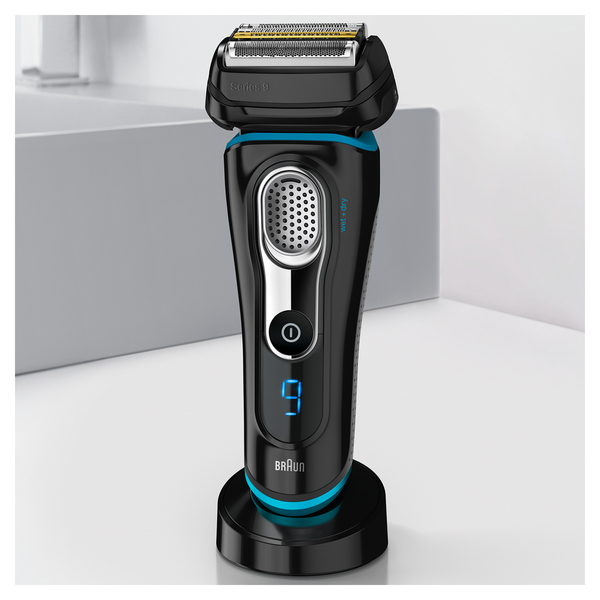 BRAUN PARRANAJOKONE 9240s Musta, SERIES-9 Wet&amp;Dry, Latausteline, SyncroSonic joustava 4-ter&auml;inen ajop&auml;&auml;, uudistettu trimmeriosa, 40% v&auml;hemm&auml;n ihokontaktia, &Auml;lyk
