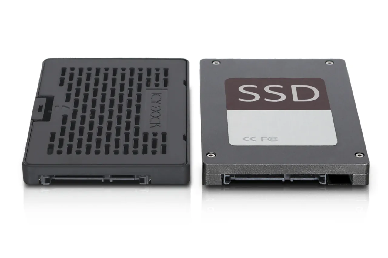 ICY DOCK M.2 SATA to 2.5" SATA SSD Converter toolless black