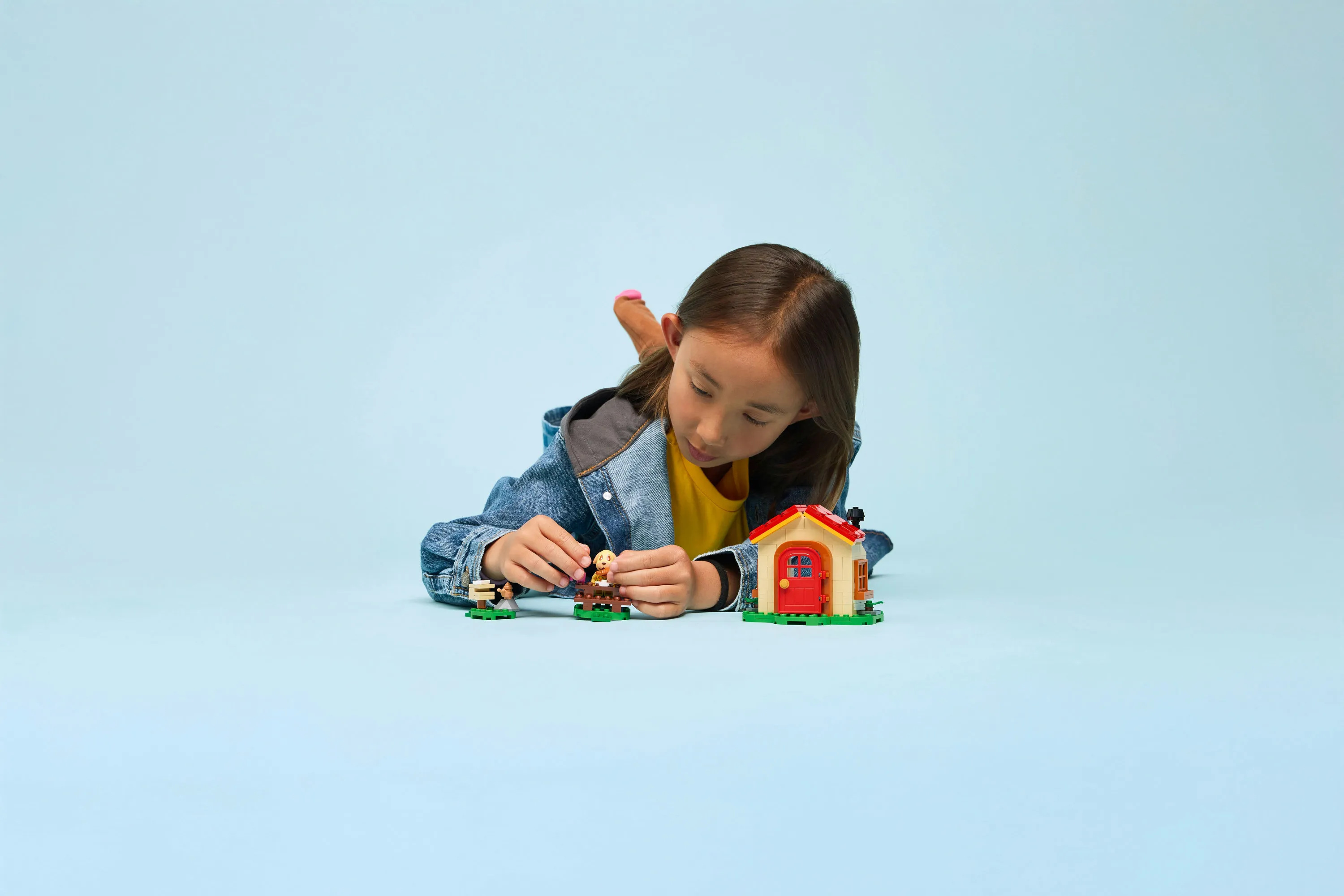 LEGO Animal Crossing Goldie&rsquo;s Cozy House 77058