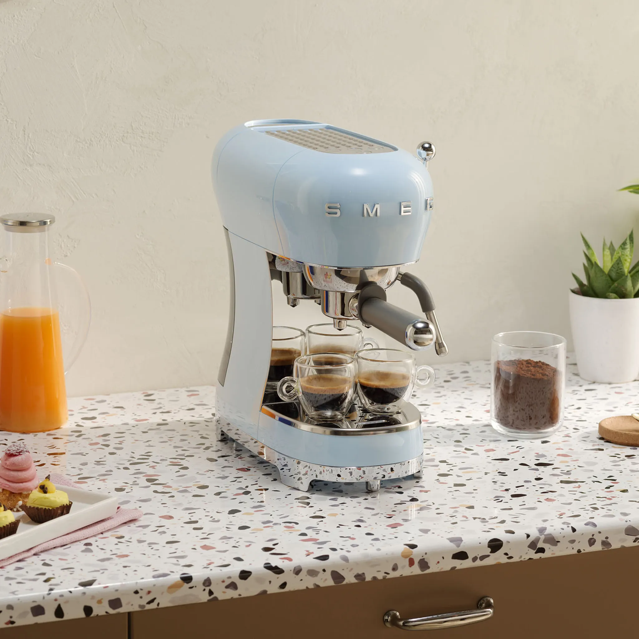 Smeg 50's Style ECF02PBEU -espressokeitin, Sininen