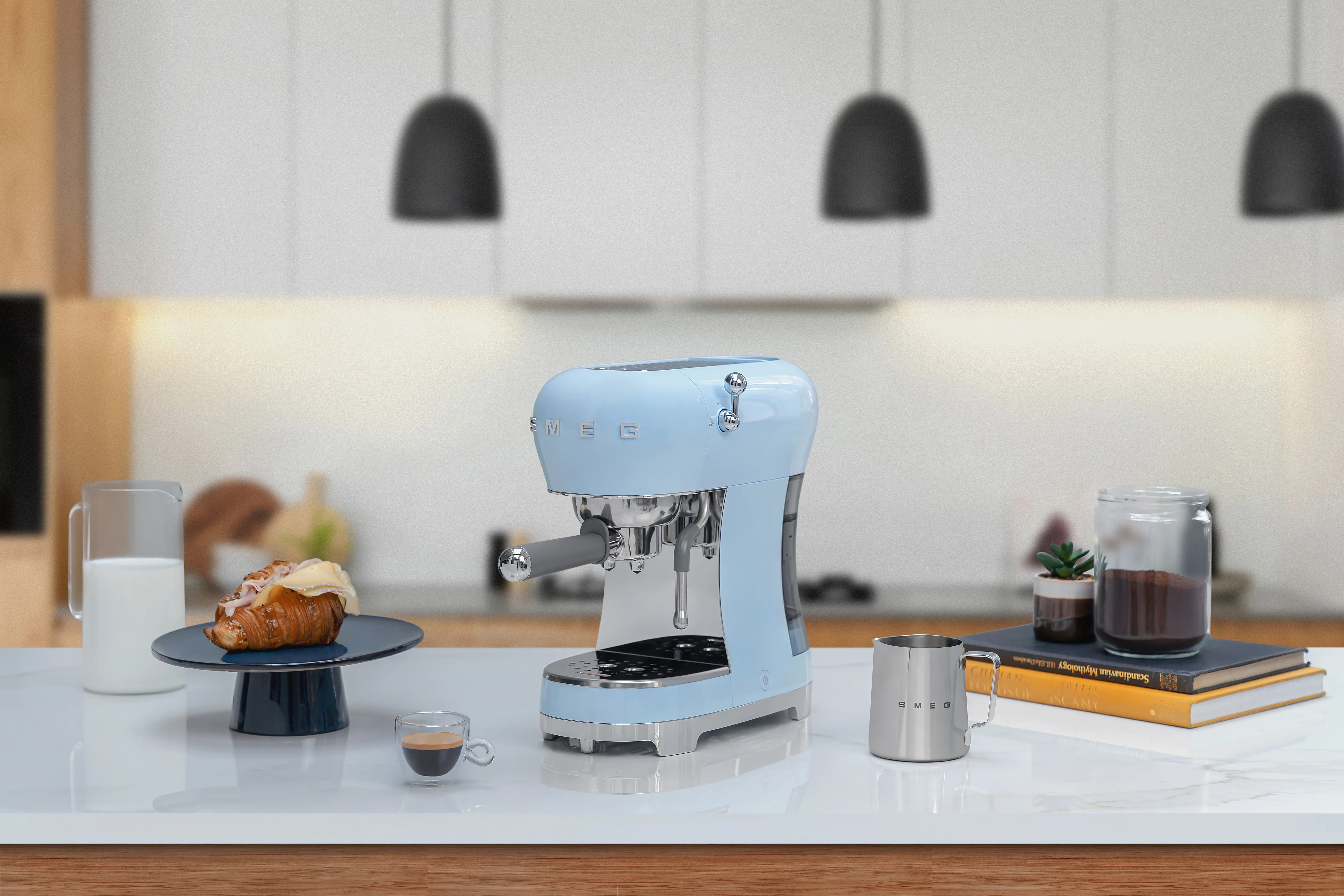 Smeg 50's Style ECF02PBEU -espressokeitin, Sininen