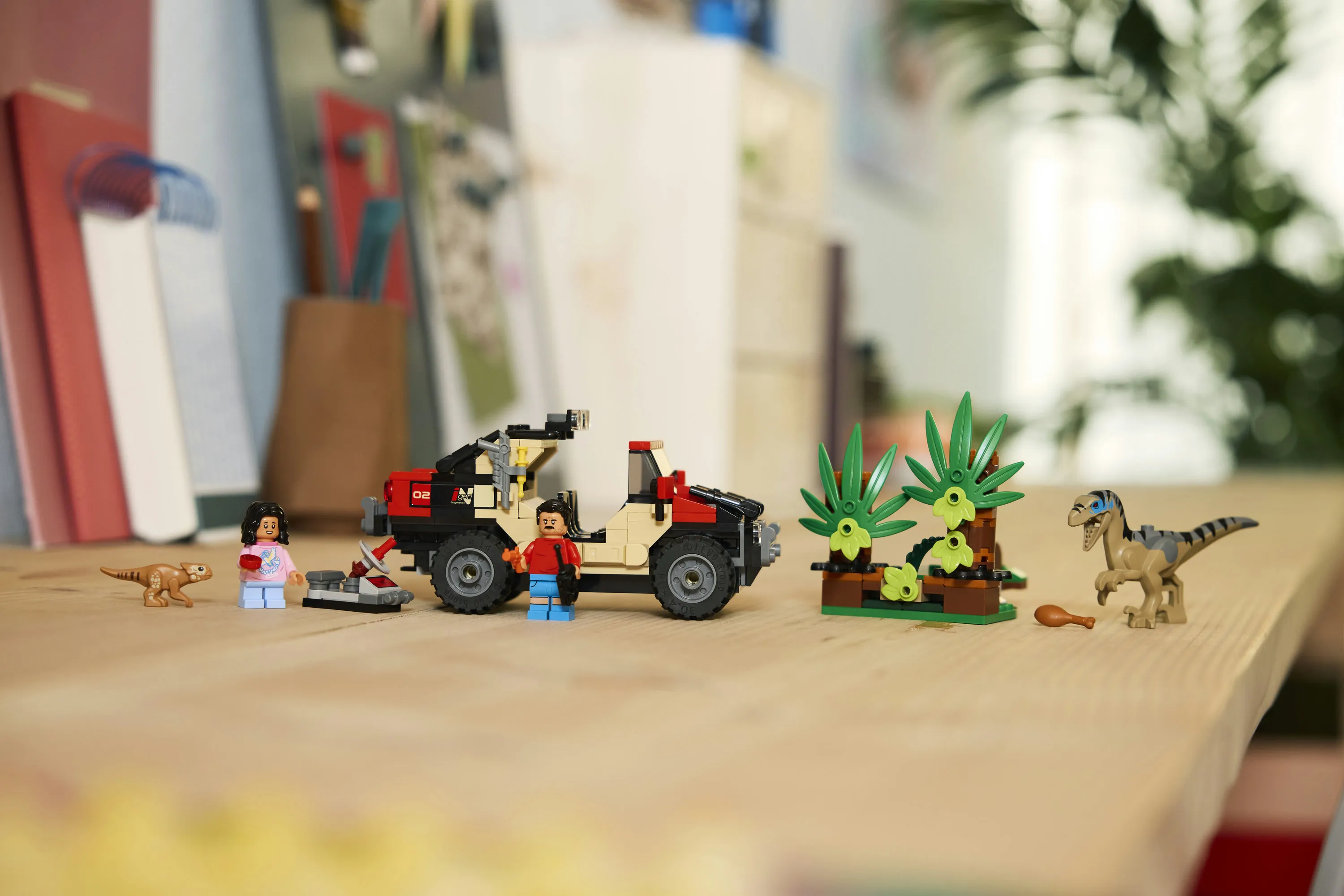 LEGO Jurassic World Raptor ja pako maastoautolla 76972