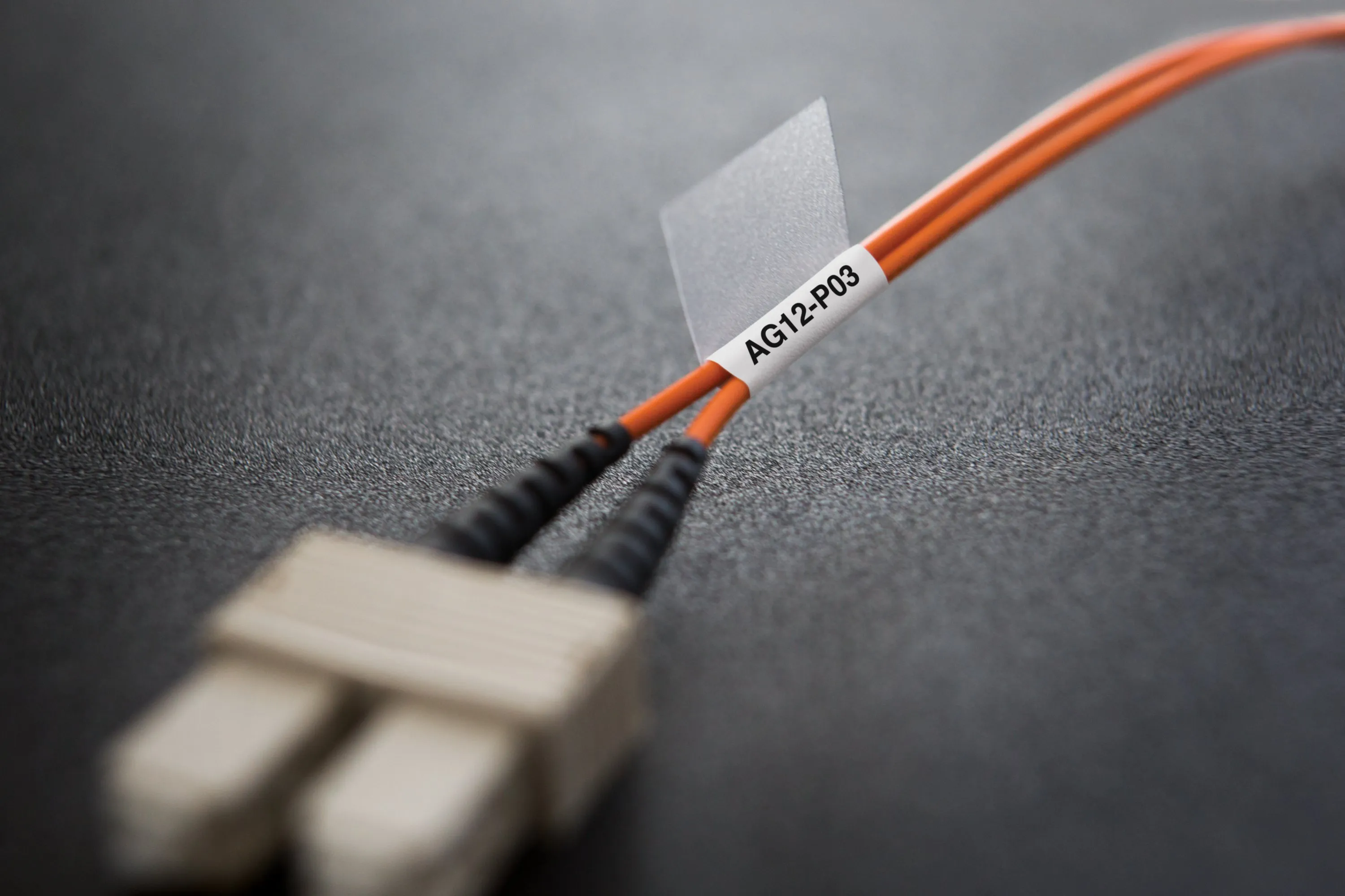 Tape XTL 21mmx39mm lam wire/cable bl/whi