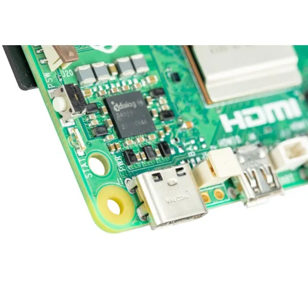 Raspberry Pi 5 model B 4 Gt -yhden piirilevyn tietokone