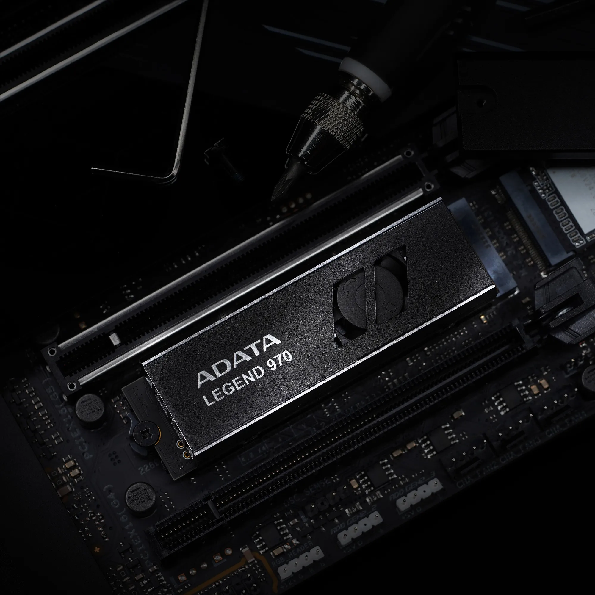 ADATA Legend 970 Heatsink 2 TB M.2 PCIe 5.0 NVMe SSD