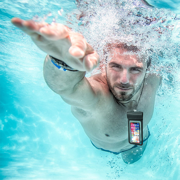 CELLY WATERPROOF BAG FOR SMARTPHONES UP TO 6.5&quot; BLACK