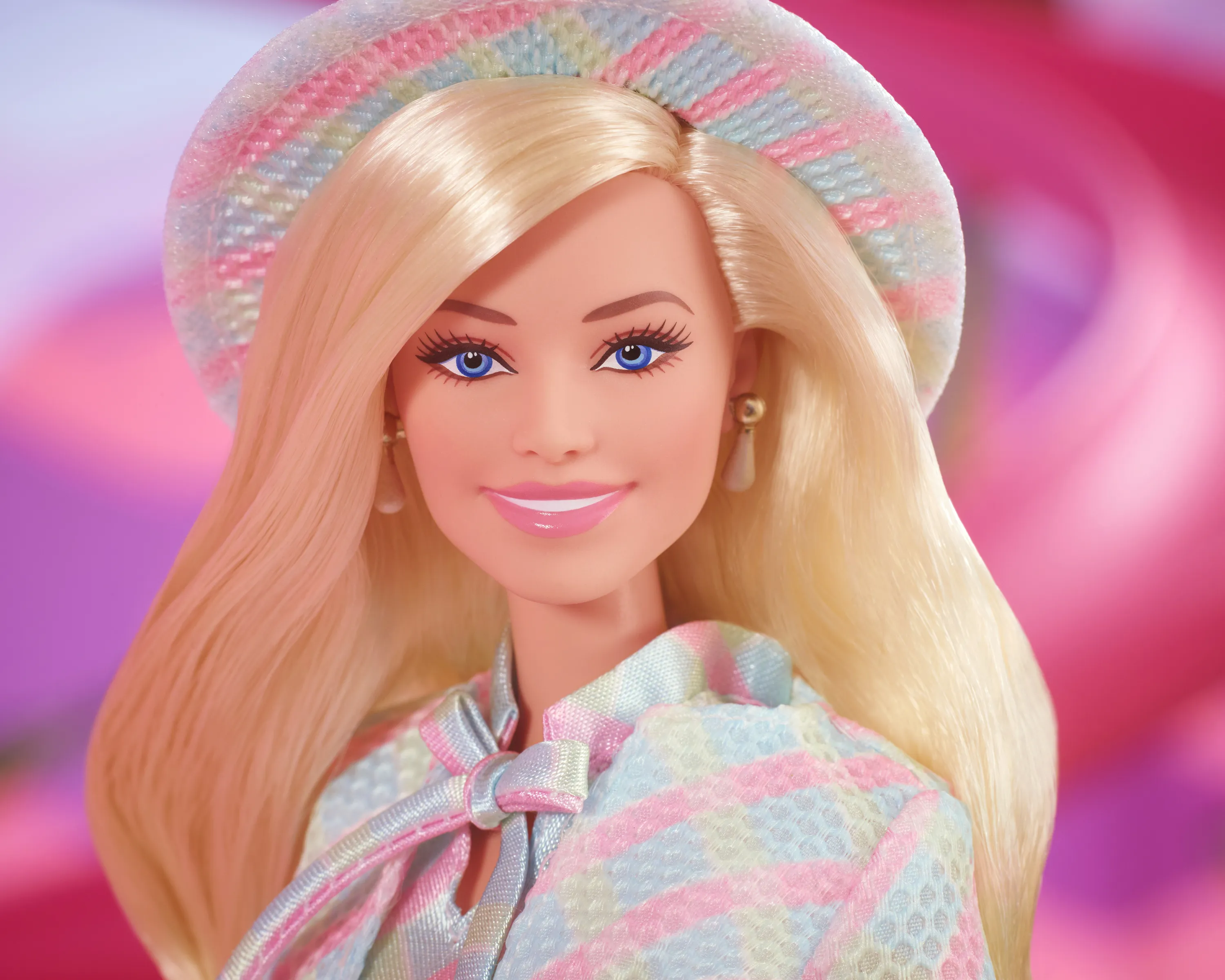 Mattel Barbie Signature The Movie - Margot Robbie as Barbie doll from the movie with blue checkered outfit, toy figure