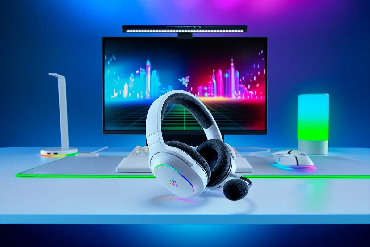 Razer Barracuda X Chroma -langaton pelikuulokemikrofoni, valkoinen