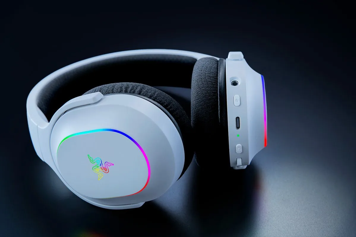 Razer Barracuda X Chroma -langaton pelikuulokemikrofoni, valkoinen