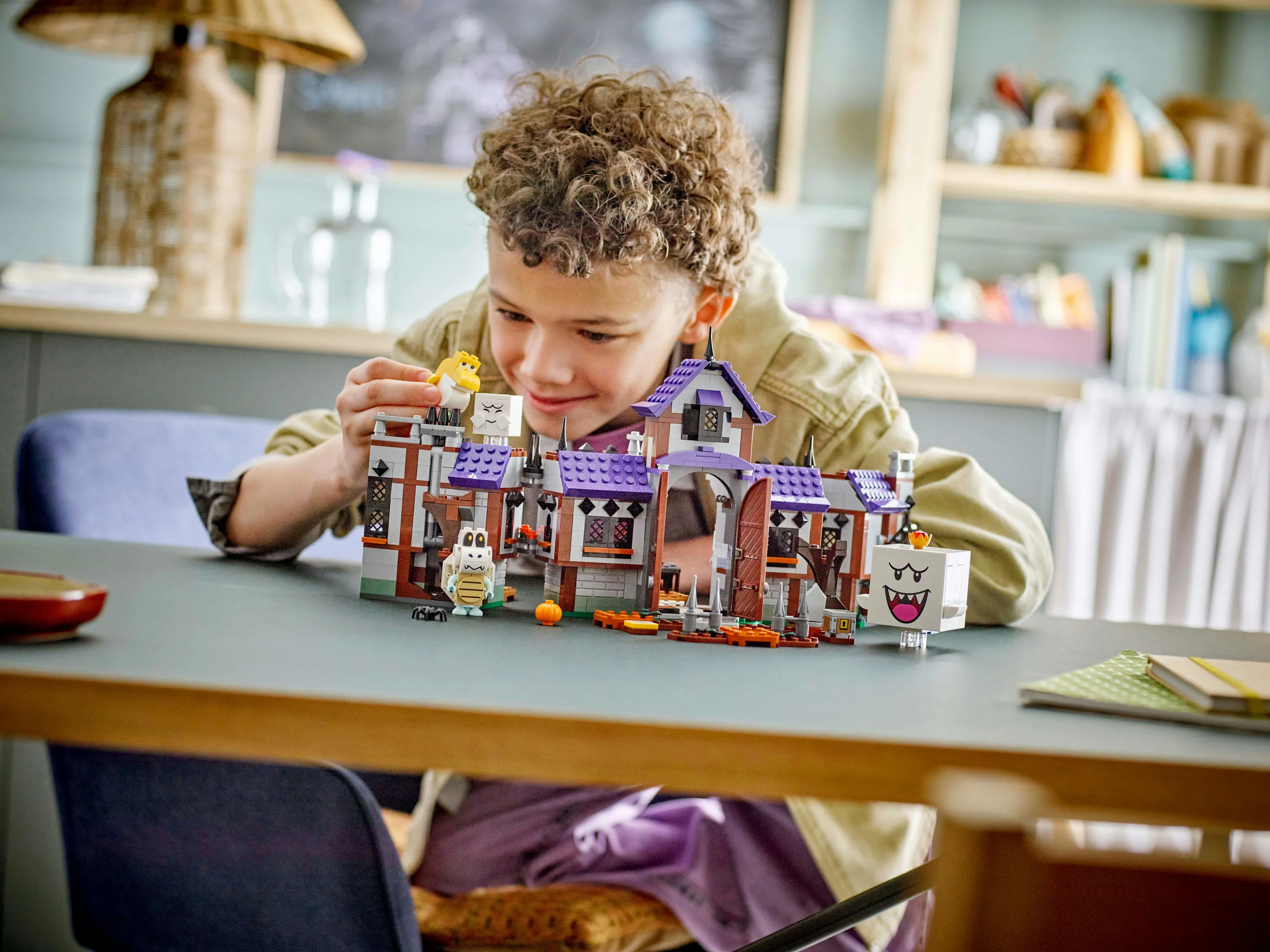 LEGO Super Mario King Boo&rsquo;s Haunted Mansion 71436