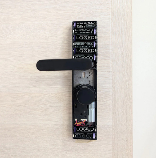 Shelly LOQED Power Kit LOQED - 8 uppladdningsbara AA-batterier