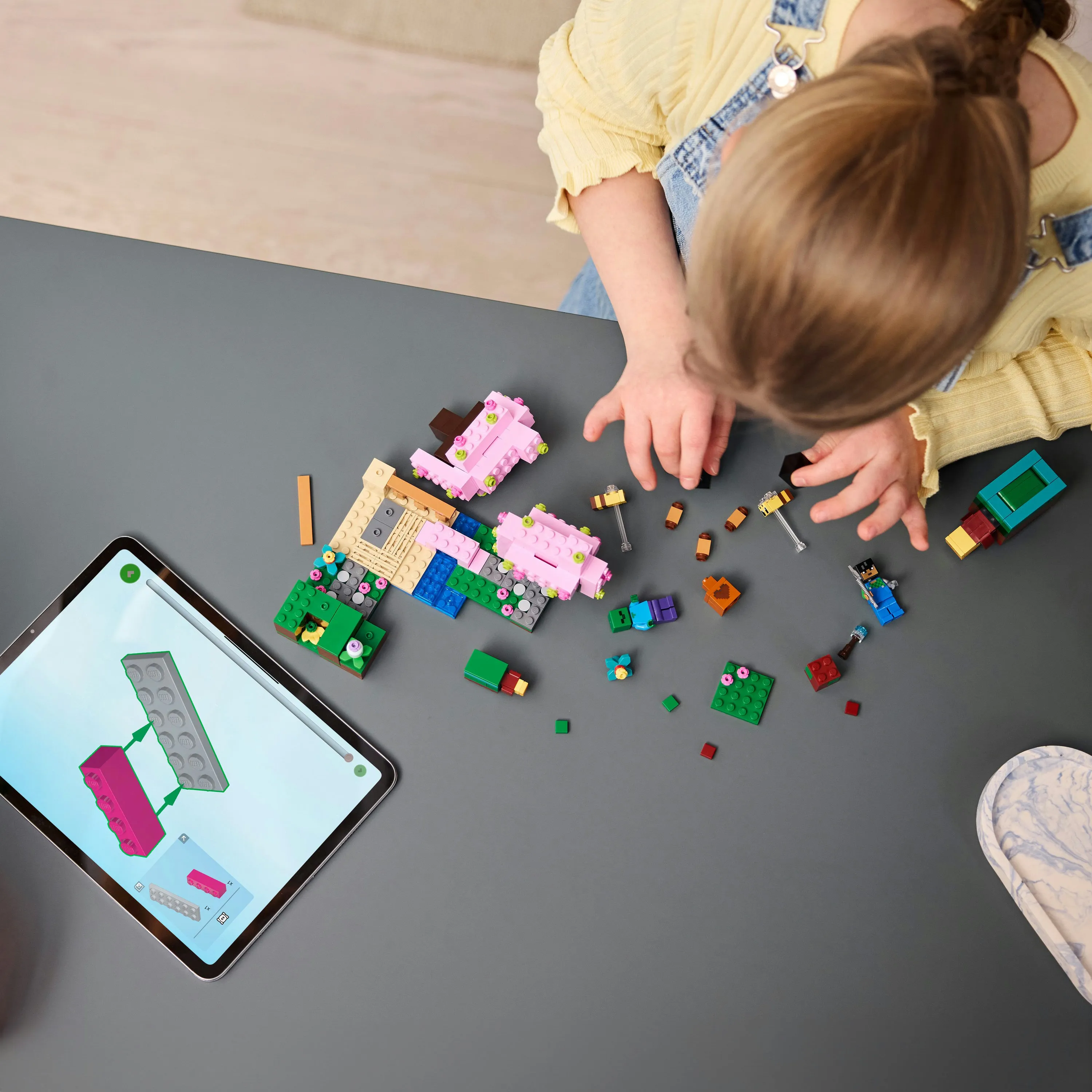 LEGO Minecraft Blooming Cherry Blossom Garden 21260