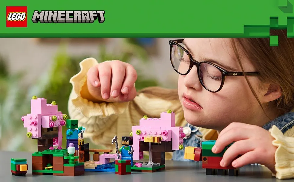 LEGO Minecraft Blooming Cherry Blossom Garden 21260